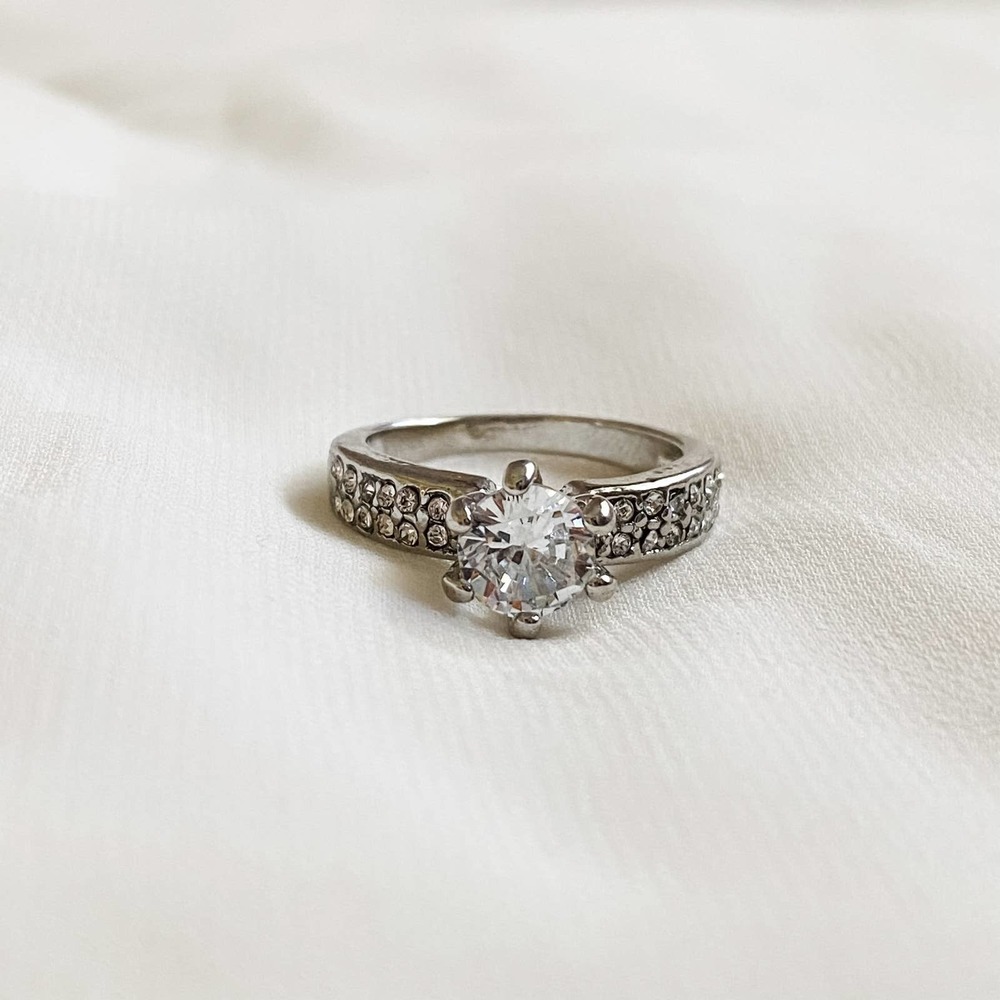 Vtg Silver Paved Solitaire Diamond Ring - image 2